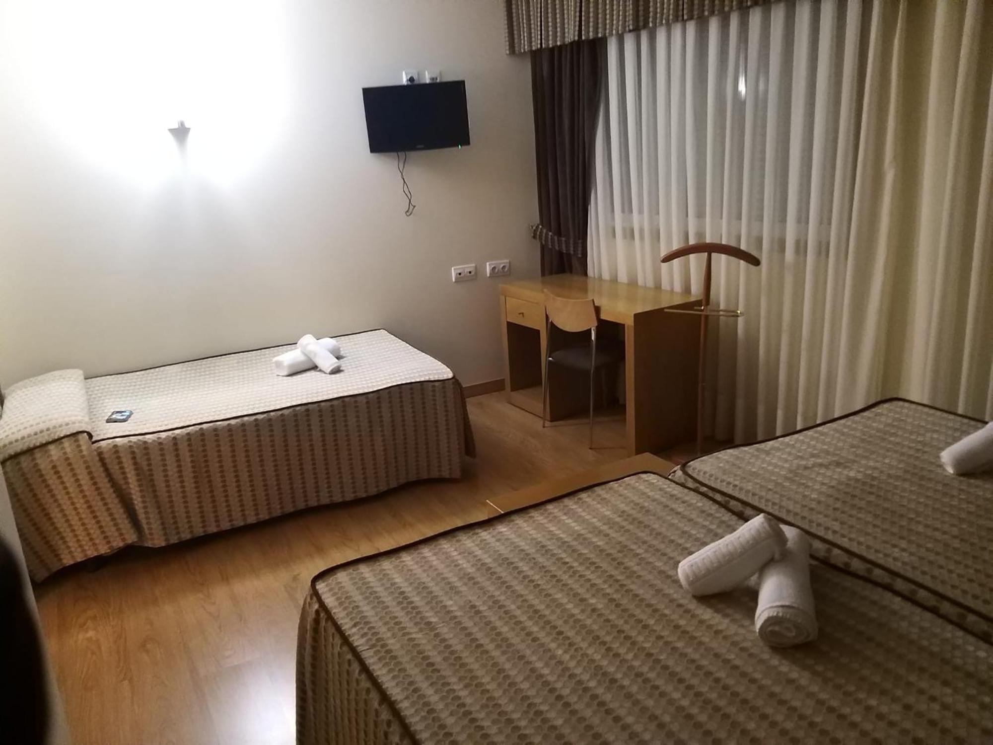 Hotel Condes De Lemos Espana Monforte De Lemos Bagian luar foto