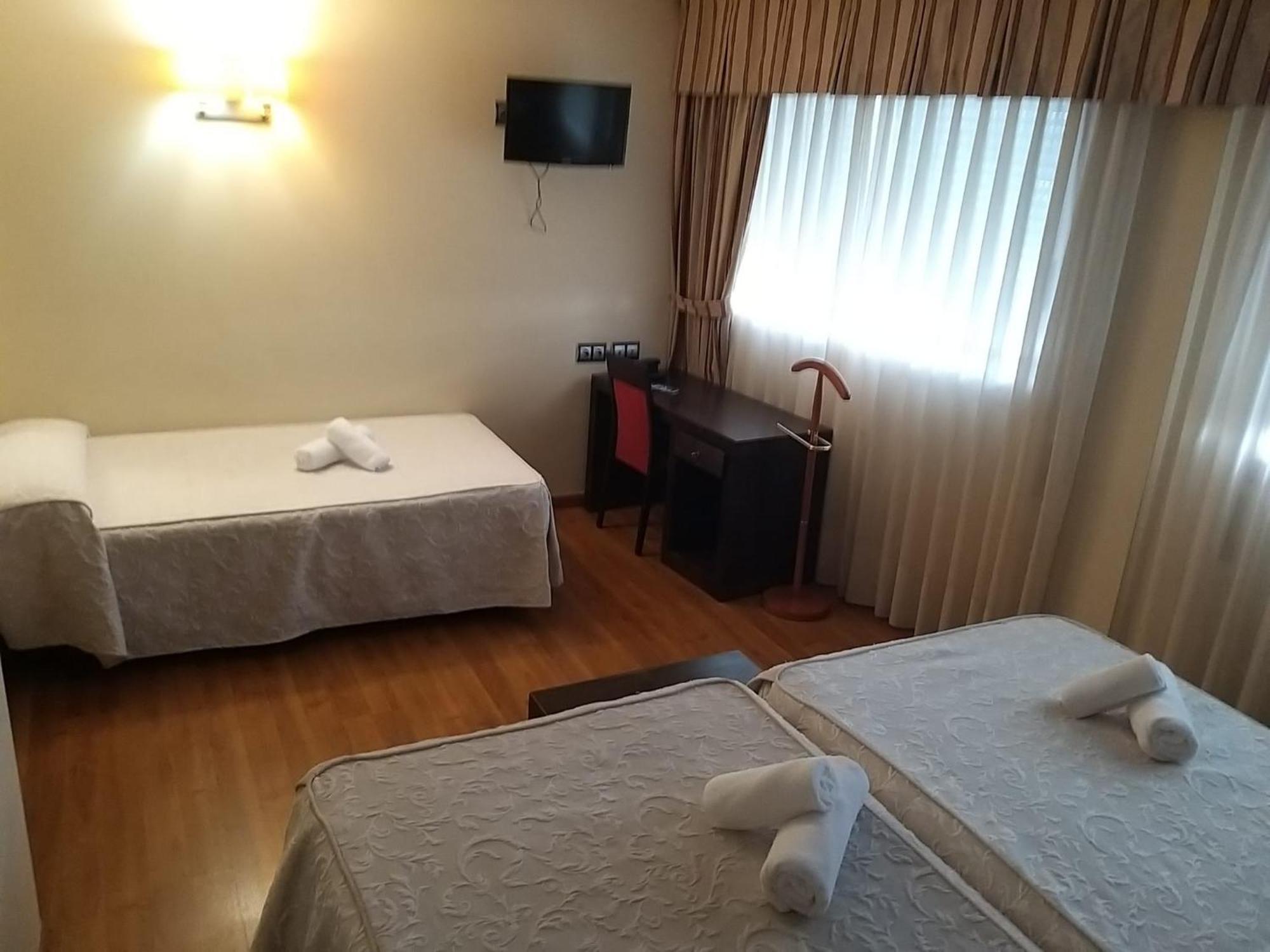 Hotel Condes De Lemos Espana Monforte De Lemos Bagian luar foto