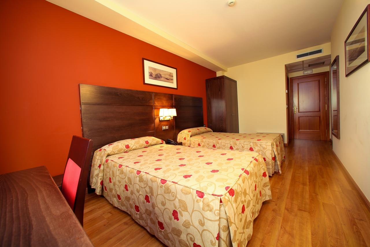 Hotel Condes De Lemos Espana Monforte De Lemos Bagian luar foto