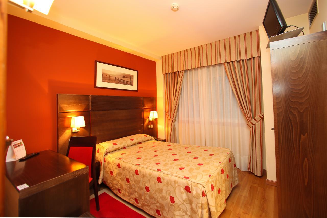 Hotel Condes De Lemos Espana Monforte De Lemos Bagian luar foto
